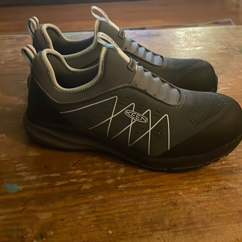 Brand new Keen slip-on
